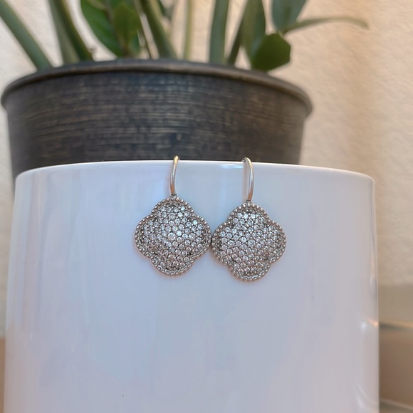 Clover Crystal Earrings - Picture 4 of 12